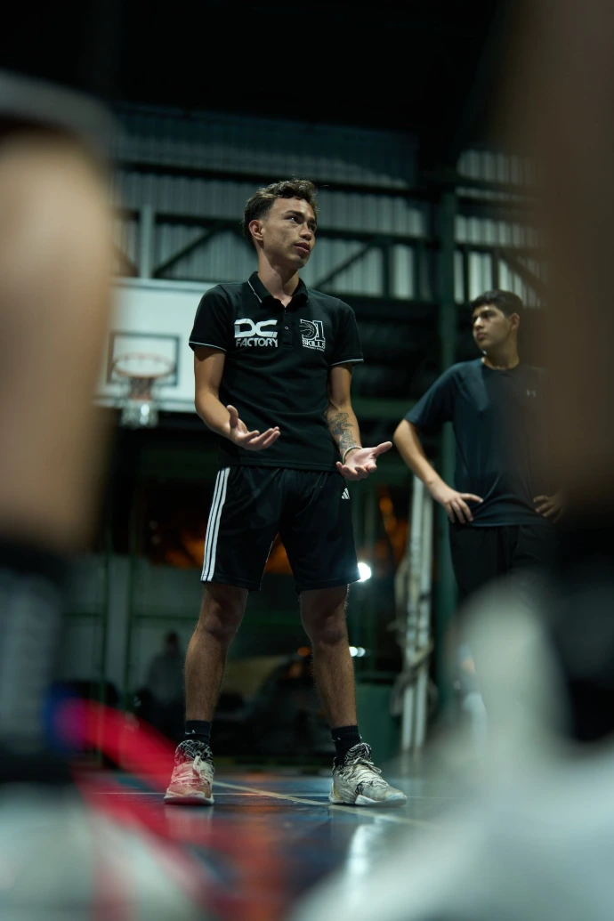 El coach durante un entrenamiento