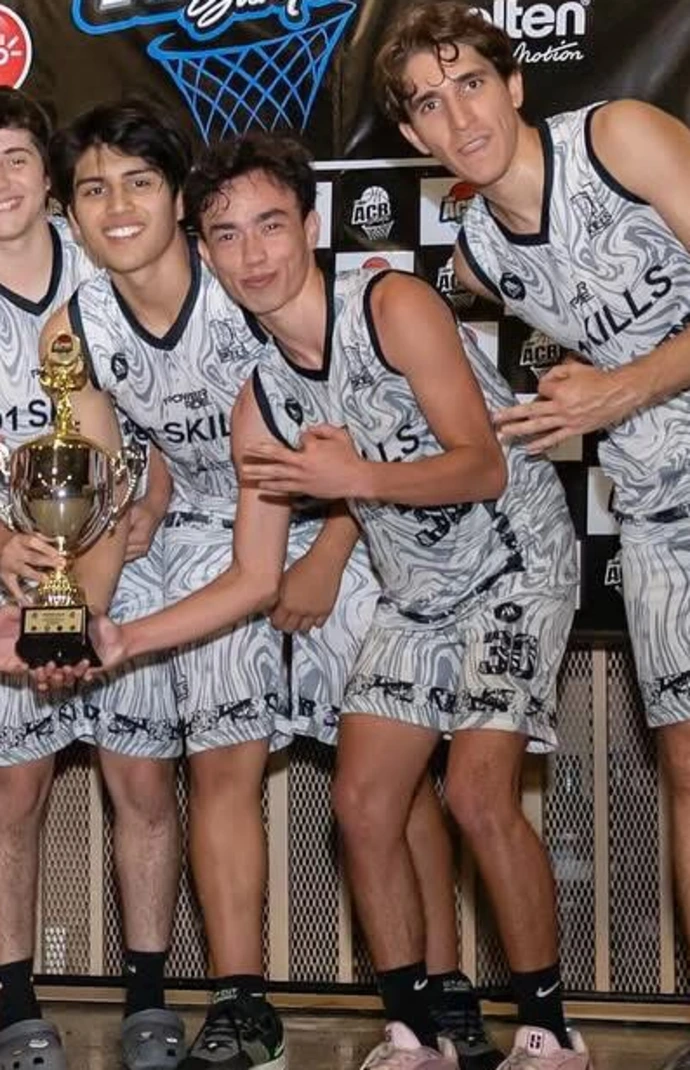 Coach Michael con su equipo